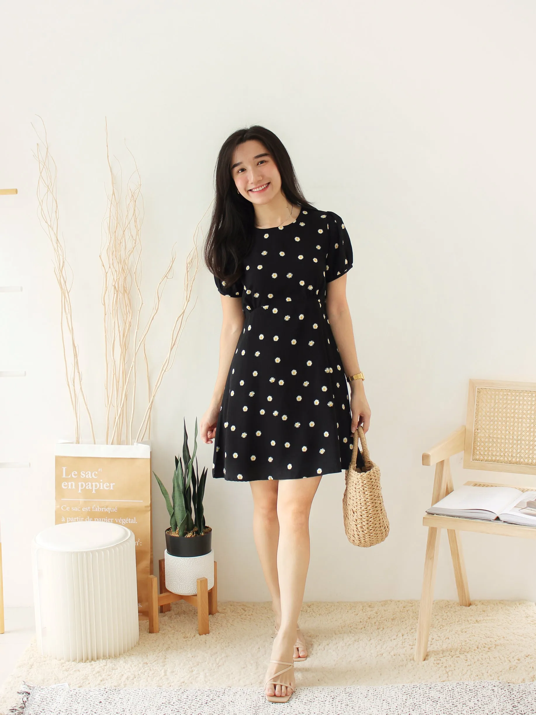 FLORAL DAISY BLACK DRESS
